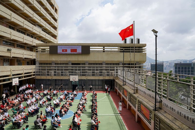 2021 年 7 月 1 日，香港一所中学早上集会。（ 路透社）