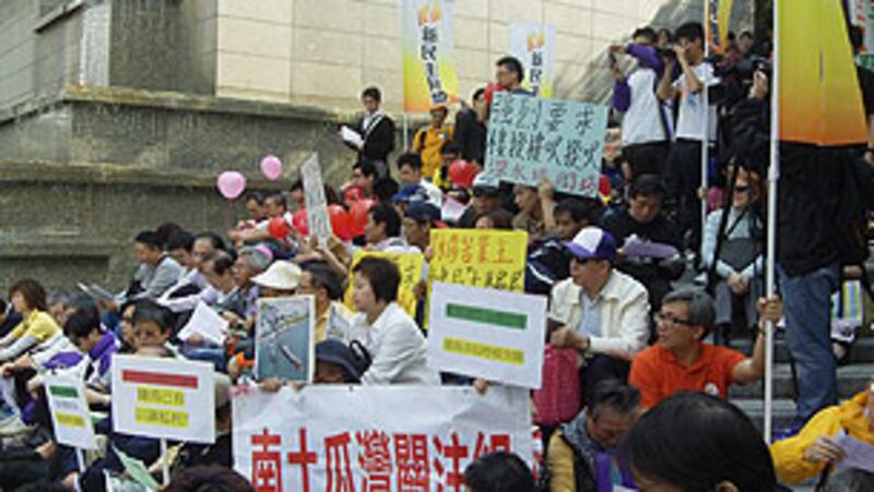 hk_budget_protest0313B_305.jpg