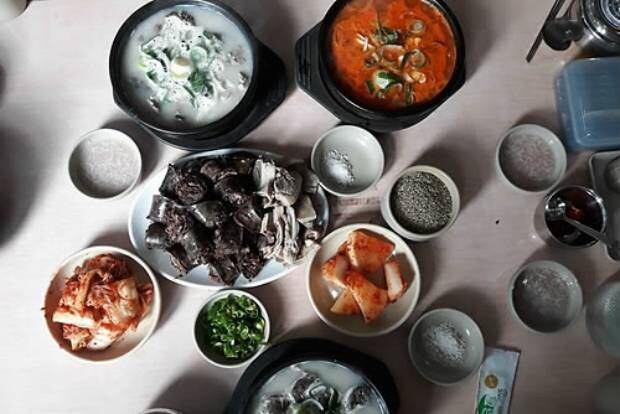 맛깔스러운 병천순대와 국밥.