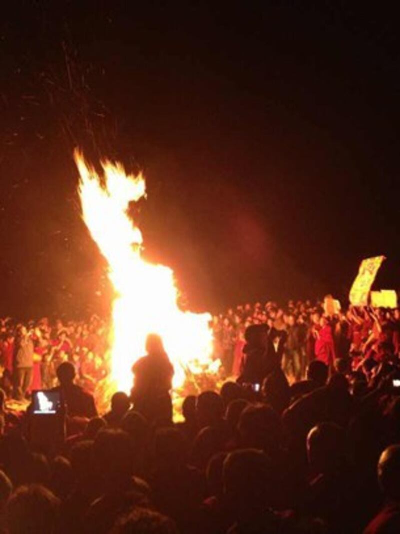 图片:格桑晋巴遗体火葬仪式现场。(受访人提供)