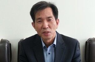 지난 27일 서울 민족화해협력범국민협의회 사무실에서 만난 이운식 사무처장.