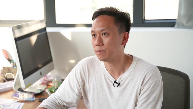 前《立場》採訪主任林彥邦現轉型為公民記者，在社交媒體自設網媒專頁，以1人之力繼續報道新聞。（石頭 攝）