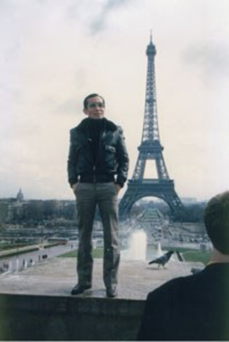 Ông Dương Văn Lợi khi đến Paris