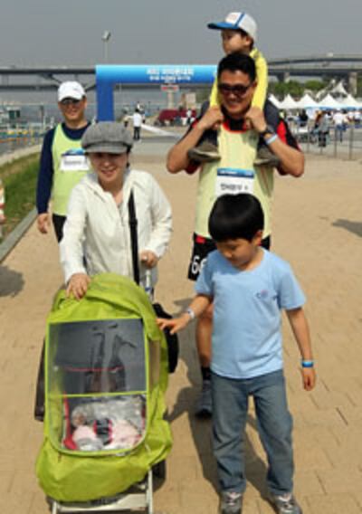 family_month_200