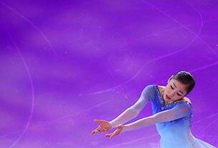 '피겨여왕' 김연아가 지난달 23일 러시아 소치 해안클러스터의 아이스버그 스케이팅 팰리스에서 열린 2014 소치 동계올림픽 피겨 갈라쇼에서 '이매진(Imagine)에 맞춰 열연하고 있다.