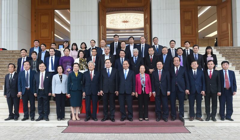 Thủ tướng Việt Nam Nguyễn Xuân Phúc tại buổi họp 11/3/2021.