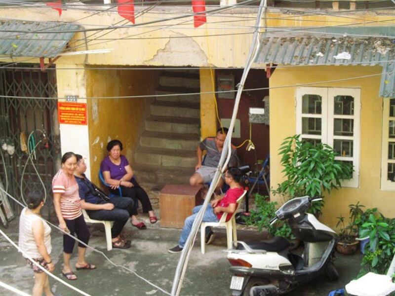 Huy động cả phụ nữ canh nhà văn Phạm Thành