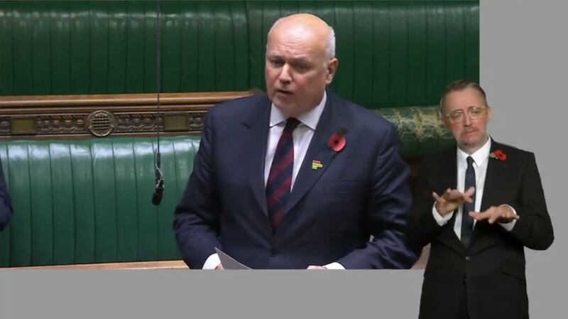 保守党前领袖史密斯（Iain Duncan Smith）在会上提出连串人权相关问题。 (Iain Duncan Smith MP Chingford & Woodford Green@MPIainDS/视频截图)