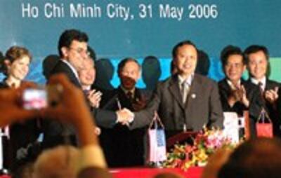 WtoVietnamUs200.jpg