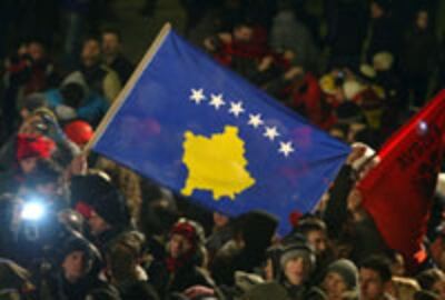 Kosovo-bayraq-200.jpg