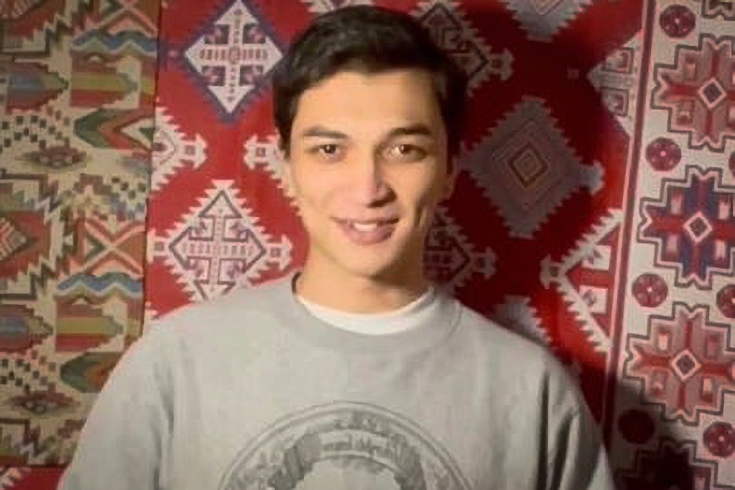 Yashar Shohret, singer-songwriter Uighur.