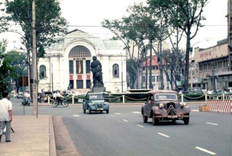 Đường phố Sài Gòn trước năm 1975.