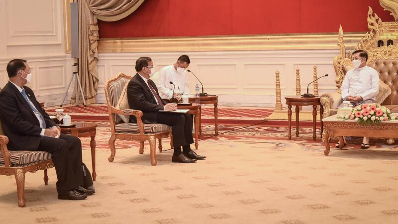 Prak Sokhonn meet Min Aung Hlaing on 21_03_2022-02.jpg