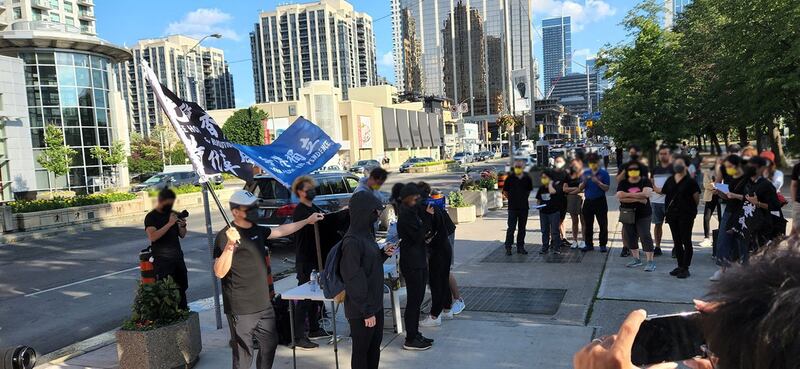 多伦多举办「721街站活动」，数百人共同呼吁将继续追查事件真相。(Ricker Choi提供)