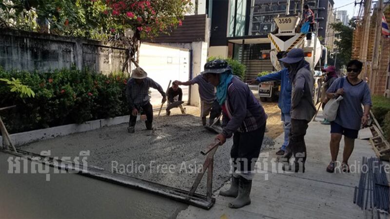 Cambodia_Worker_in_Thailand_02.jpg