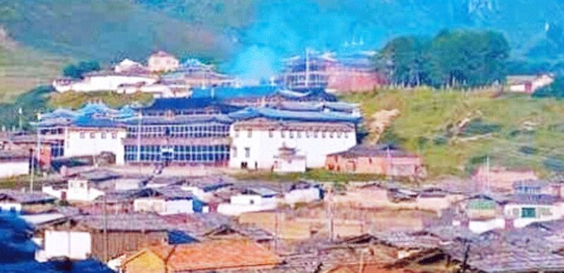 郎木寺位於四川阿壩州若爾蓋縣，目前約有七百名藏僧。（照片由維權人士提供）