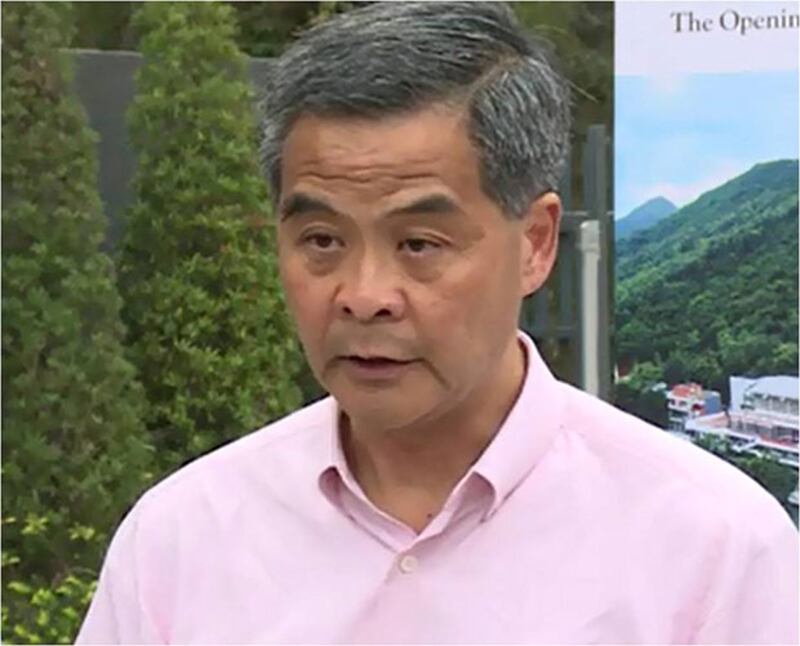 2015年2月28日,梁振英會見記者表示,希望更多市民明白香港必須根據人大決定落實普選,更期望泛民議員合作。 (香港政府新聞網截圖)