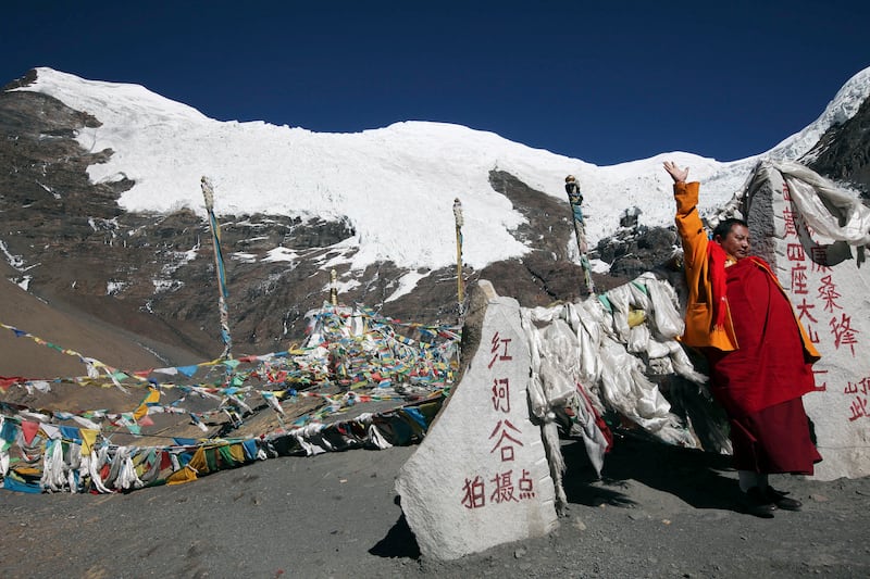 བོད་ནང་གི་རང་བྱུང་གནོད་འཚེའི་ཉེན་ཁ་དང་རྒྱ་ནག་གཞུང་གི་གསར་སྤེལ་ལས་གྲའི་ཤུགས་རྐྱེན།