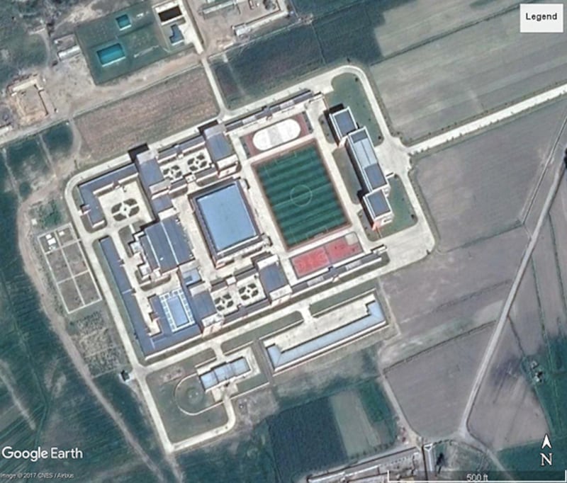 강원도 원산시에 건설한 고아들을 위한 정보통신 기술학원(IT Technology School). 고아를 위한 종합학교 단지에서 멀지 않은 곳에 있다. 앞으로 각 도 행정중심지에 건설할 가능성이 커 보인다. 