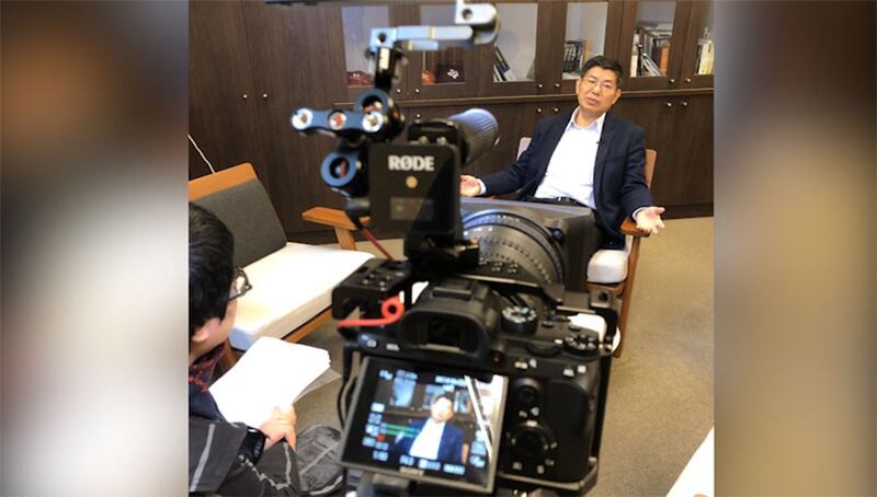台湾大学公共卫生学院院长詹长权7日接受自由亚洲电台专访，谈中国大陆爆发武汉肺炎的因应问题。（记者李宗翰摄）