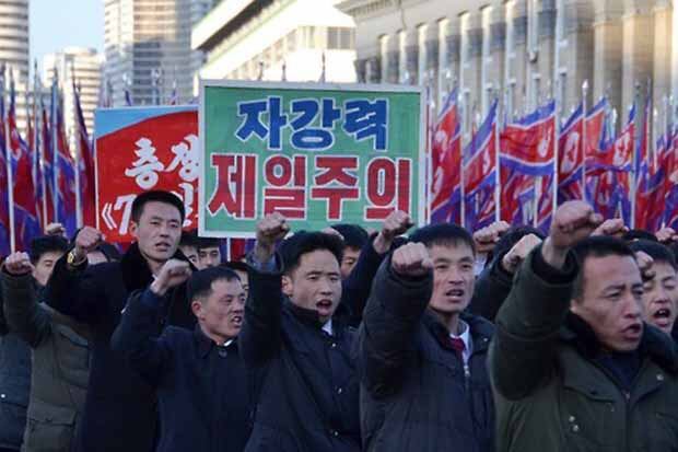 북한 노동당 제7차 대회를 앞두고 최근 발표한 공동구호 관철을 촉구하는 평양시 군중대회 모습.