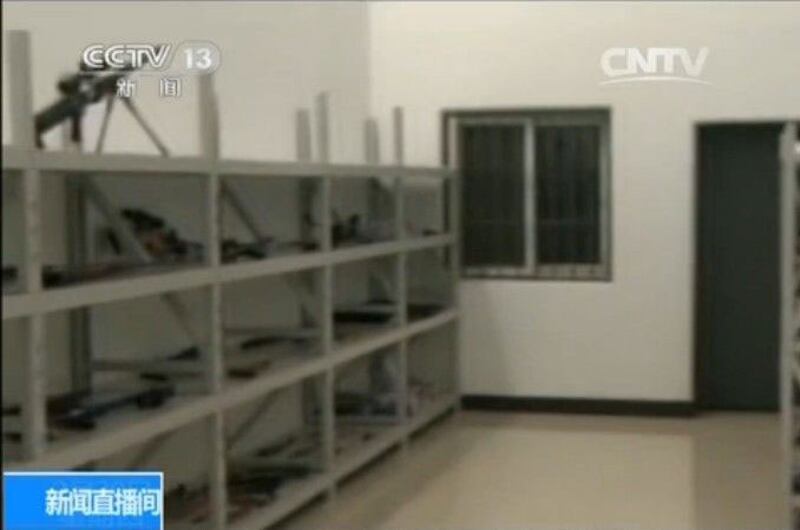 中国警方收缴的部分枪支(视频截图/CCTV)