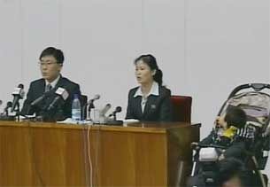 남한에서 생활하다 북한으로 귀환한 탈북자 김광혁-고정남 부부가 평양 인민문화궁전에서 국내외 기자들과 회견을 했다고 조선중앙TV가 8일 보도했다.