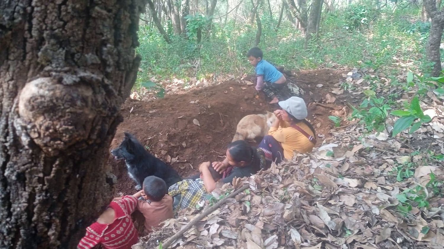 အုတ်ဖိုမှာ ရွာပေါင်း ၂၅ ရွာထက်မနည်းက လူဦးရေ နှစ်သောင်းခန့် ထွက်ပြေးနေရ