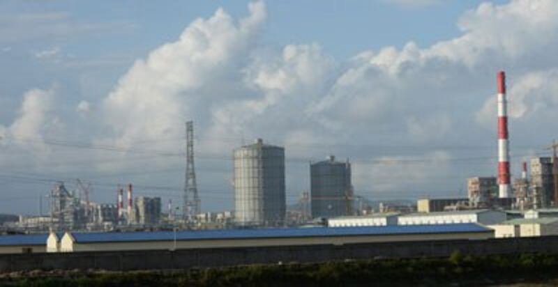 Nhà máy thép của tập đoàn Đài Loan Formosa tại huyện Kỳ Anh, tỉnh Hà Tĩnh chụp hôm 3/12/2015. AFP photo