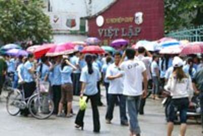 LaborStrikeDinhCong200.jpg