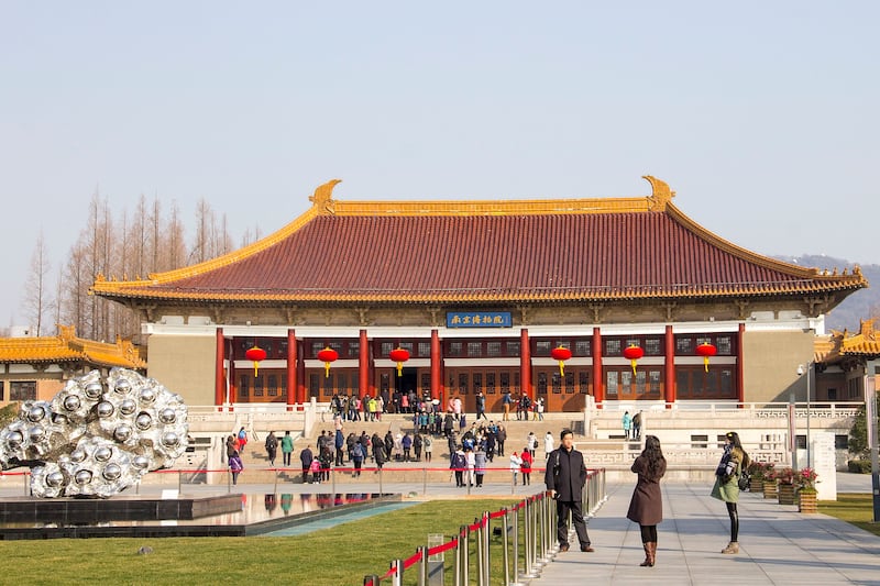 南京博物院盗卖疑云 揭露中国文物市场黑幕