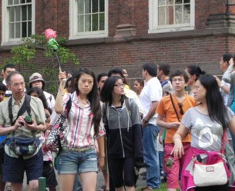 图片： 中国游客涌现洛杉矶，带来庞大商机。 （记者萧融拍摄）