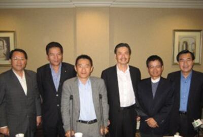 图片：金溥聪偕五都五立委来美，展现国民党团结求胜之势。(萧融摄)