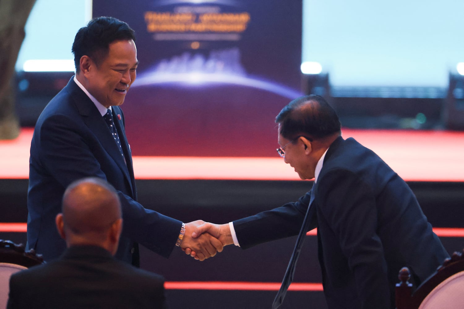 မြန်မာစစ်ခေါင်းဆောင်တွေနဲ့ဆက်ဆံရေးမှာ ထိုင်းဘက်ကအမြဲအမြတ်ထွက်ကြောင်း လေ့လာသူတွေပြော