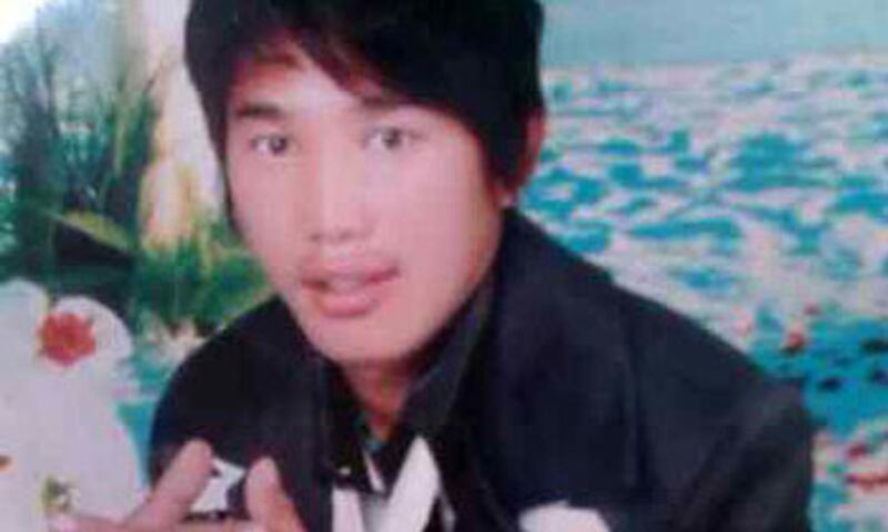 甘肅合作巿那吾鄉27歲藏民桑杰嘉措，10月6日在多河寺佛塔前自焚身亡。（由自由西藏提供）