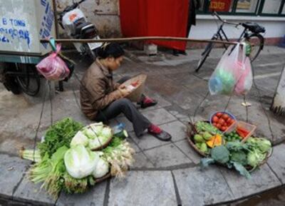 Vietnam-street-vendor-305.jpg