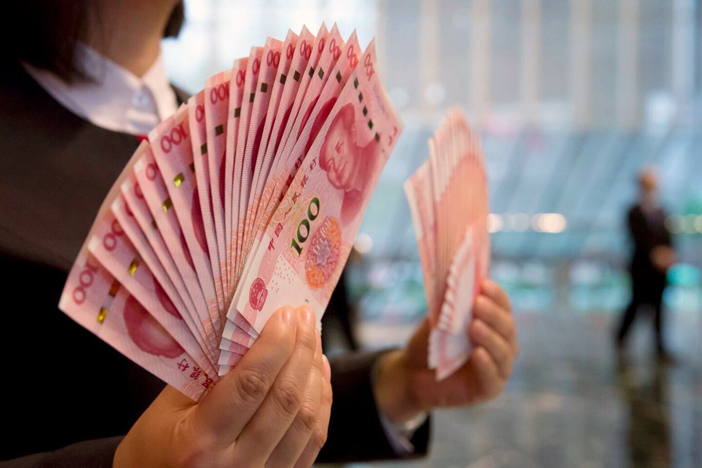 China pledges measures to boost dwindling foreign investment