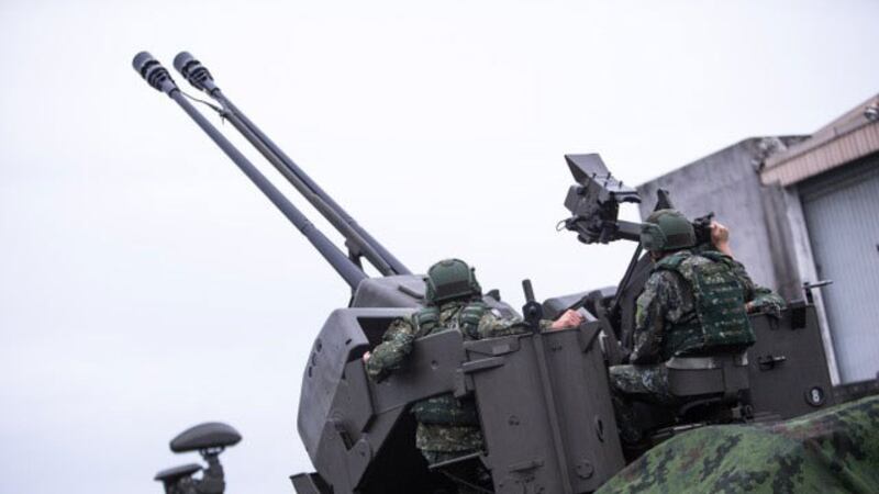 空军35快炮执行联合防空作战任务,守护重要设施。(国防部提供)