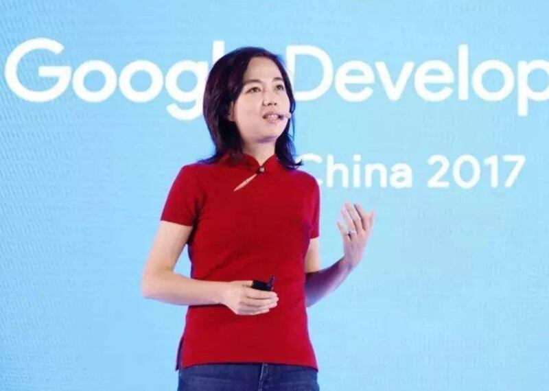 2017年谷歌成立人工智慧中國中心，她在上海的演講活動中表示「不忘初心，幫助發展中國的人工智慧」。（微信號量子位元圖片 / 拍攝日期不詳）