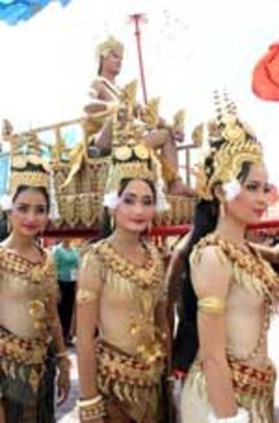 CambodianDancers150.jpg