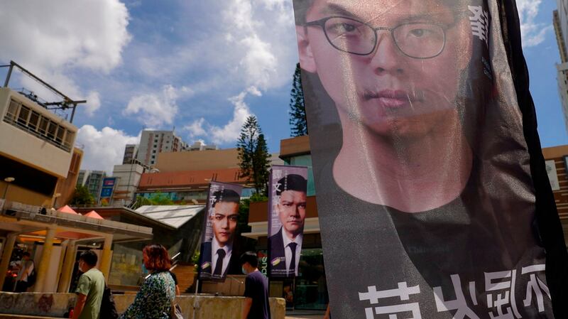 香港民主派的候选人黄之锋的宣传广告。（美联社）