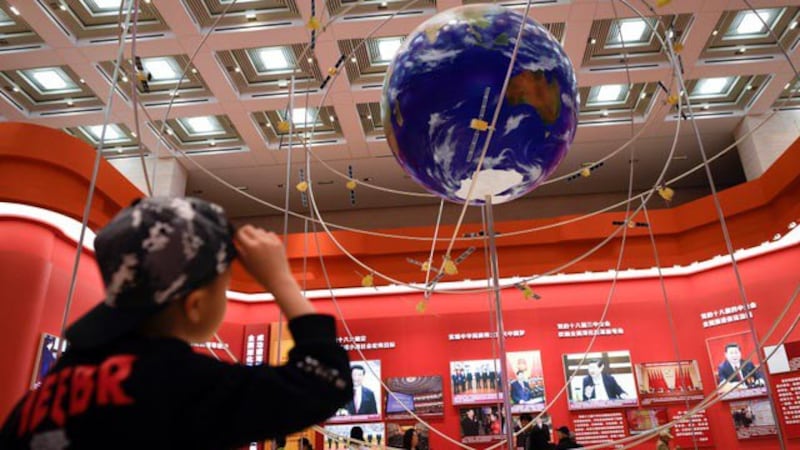 北斗三号全球卫星导航系统建成开通，解放军迈出“精准攻击”的一大步发展。但卫星定位精准度仍有待验证。(法新社)