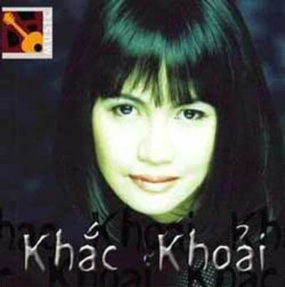 Nhạc sĩ Diệu Hương và CD khắc khoải của Chị. Photo courtesy of Diệu Hương.