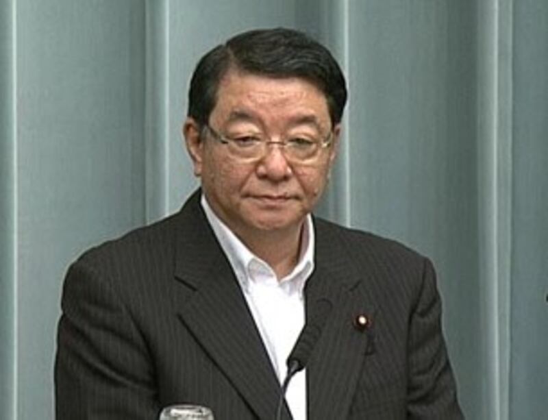 图片：日本官房长官藤村修在记者会上表示：“应我国要求迅速对两人做出了处罚决定。强烈希望这有助于防止类似事件再次发生”。有关处罚内容，藤村表示“这是根据中国国内法律采取的措施，日本不适合评论是否恰当”。藤村就中方对尖阁诸岛国有化的批评强调称：“为今后也能平稳安定地维持管理，日本政府将认真应对。”（南洲提供）
