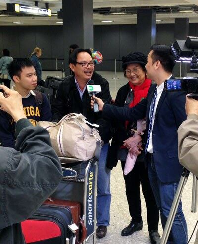 Các nhà hoạt động Việt Nam trò chuyện với RFA ngay khi vừa đặt chân xuống sân bay quốc tế Dulles của thủ đô Washington DC chiều 18/04/2014.