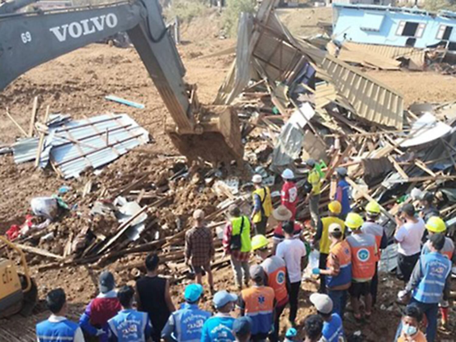 Myanmar mudslide death toll climbs to 32