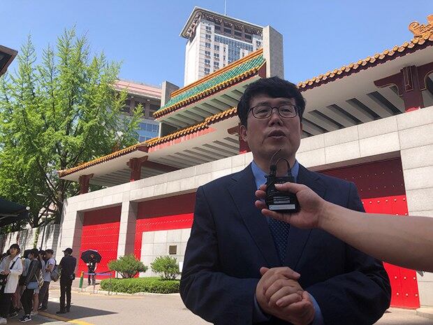 29일 주한중국대사관 앞에서 발언하고 있는 정베드로 북한정의연대 대표.