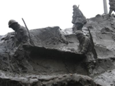 statue200.jpg
