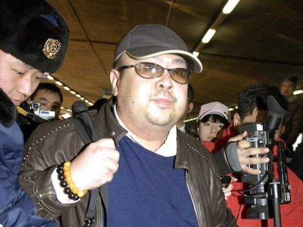 사진은 2007년 2월 11일 베이징 공항에 나타난 김정남의 모습. 