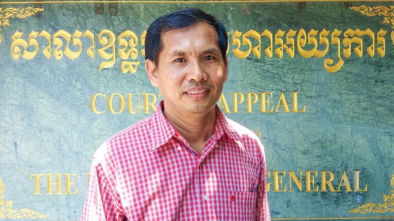លោក សំ ចំរើន មេធាវីការពារក្ដីឱ្យលោក អ៊ួន ឈិន និងលោក យាង សុធារិន្ទ អតីតអ្នកយកព័ត៌មានអាស៊ីសេរី